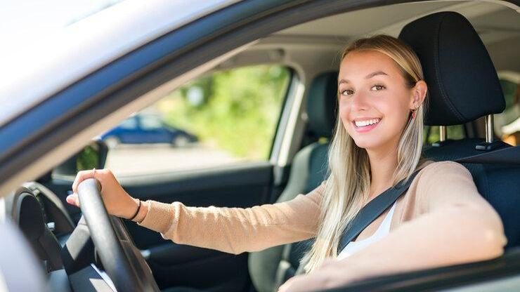 Prêt de voiture : faut-il une assurance temporaire ?